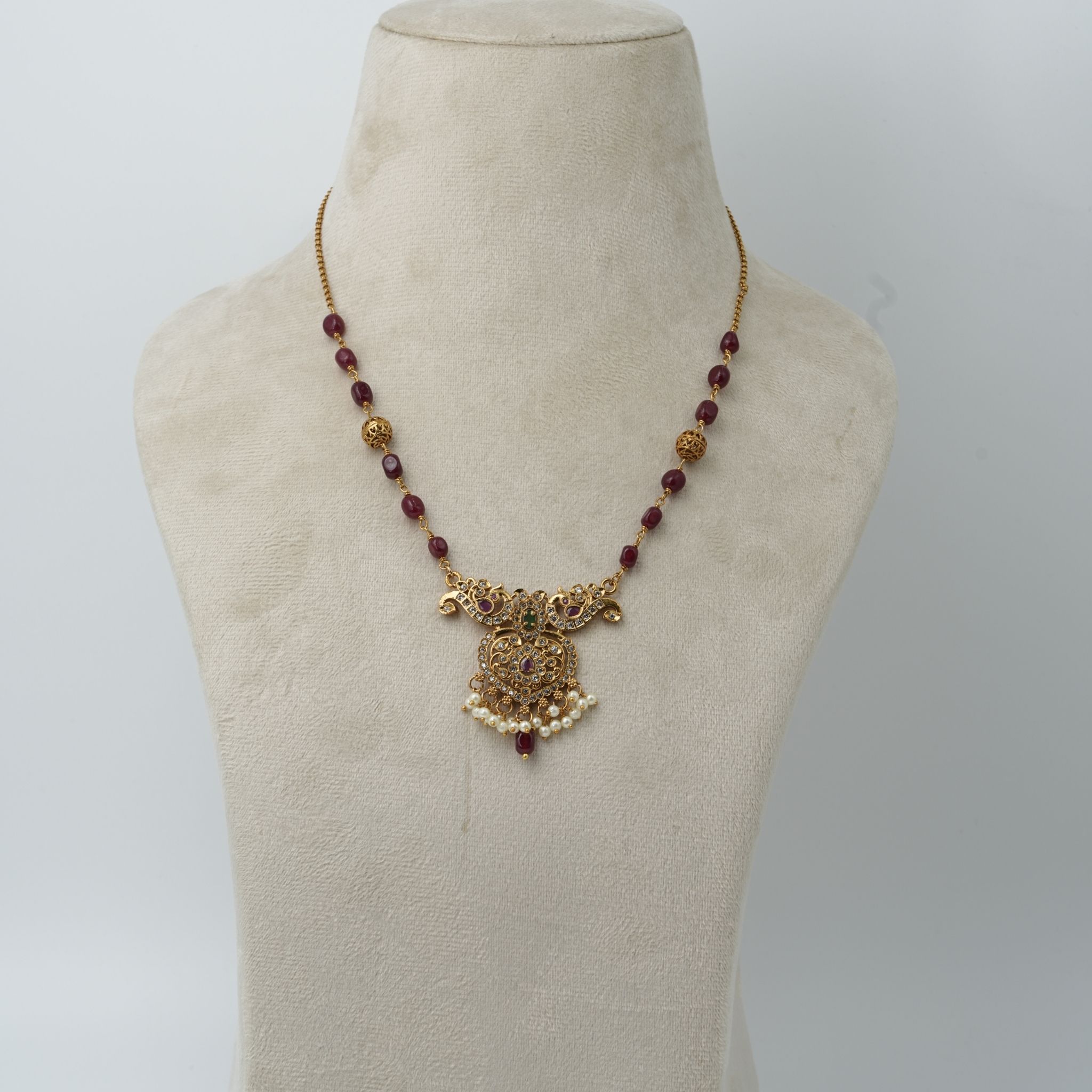 Royal Antique Pendant Bead Necklace